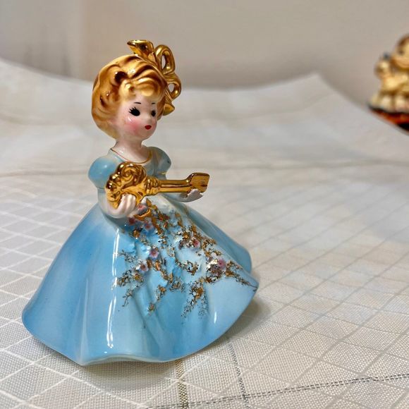Vintage 1960s Josef Originals SPECIAL OCCASSIONS Series Gold Key Girl Figurine - Picture 4 of 7